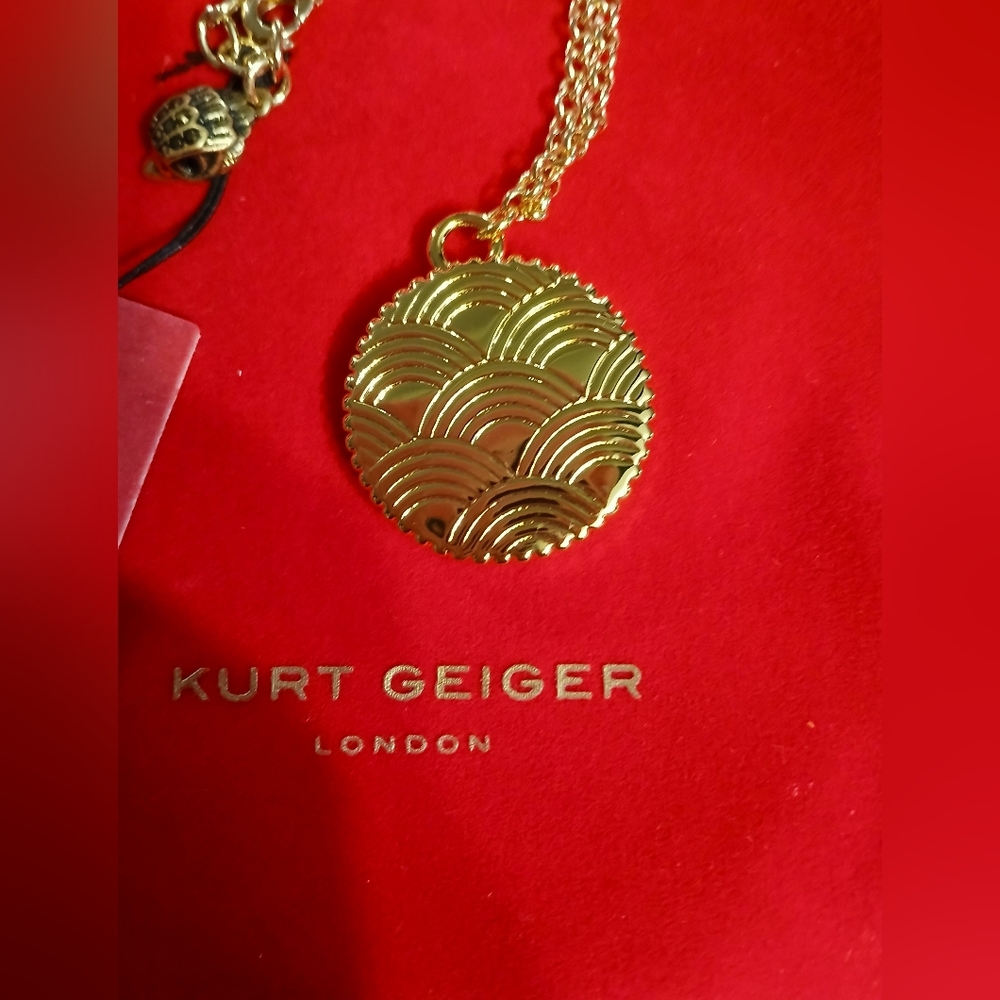SOLD OUTurt Geiger NWT Gold Medallion Rainbowched Necklace With Colored Stones - Picture 4 of 4